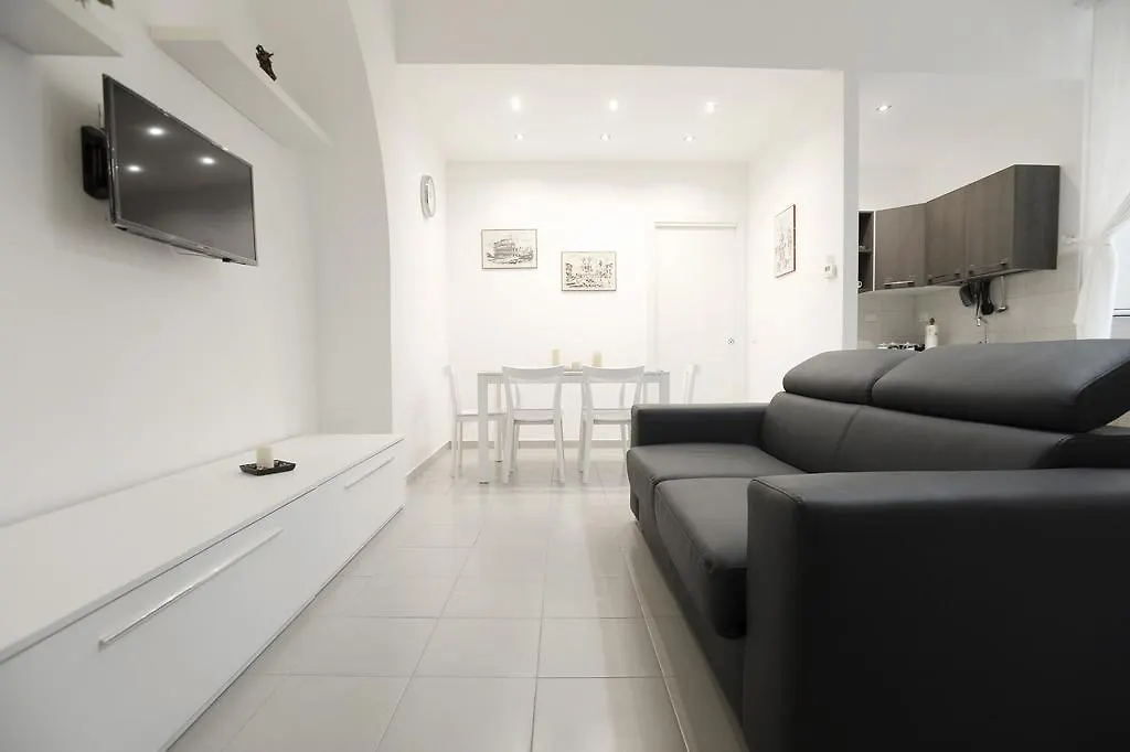 Laterano White Home - Colosseo Rzym