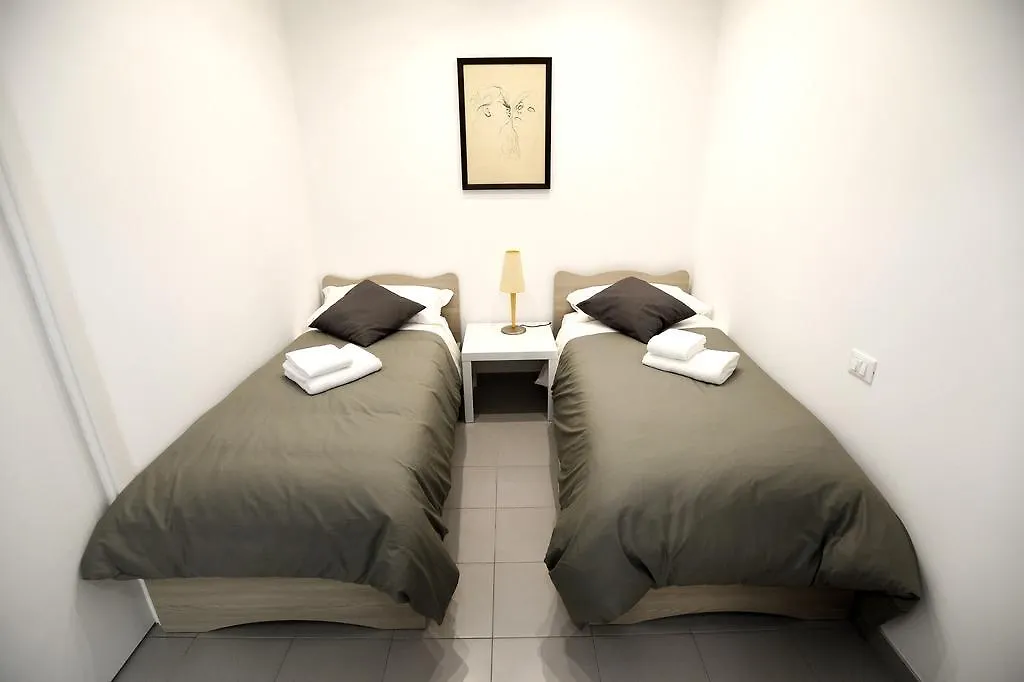Laterano White Home - Colosseo Rzym Apartament